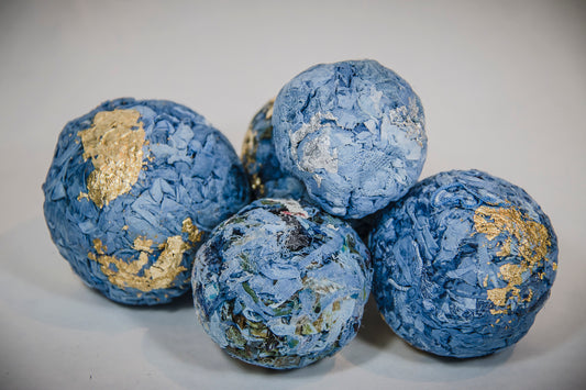 Cocagne en Couleurs : L'Art d'Annette, une Ode Contemporaine à l'Héritage du bleu de Pastel