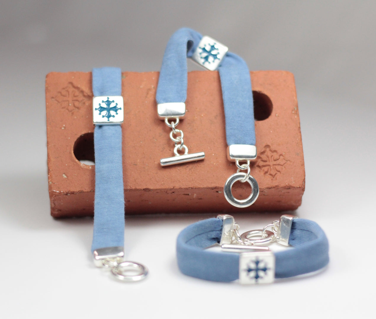 Pulsera de malla con cruz occitana